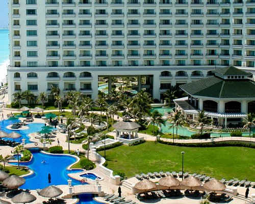 Hotel Sierra Lago
